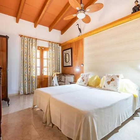 Villa Oliveras By *