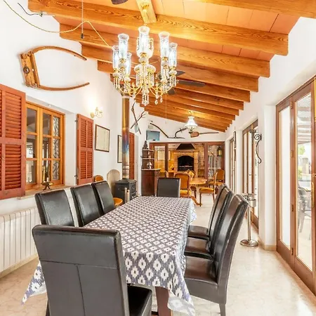 Oliveras By Villa Pollenca